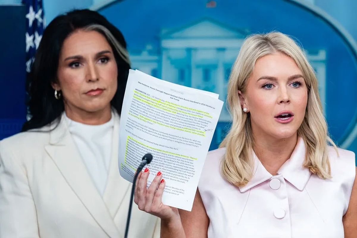 La secretaria de prensa de la Casa Blanca, Karoline Leavitt (d), y la directora de Inteligencia Nacional de Estados Unidos, Tulsi Gabbard. Crédito: EFE/EPA/ Eric Lee. La secretaria de prensa de la Casa Blanca, Karoline Leavitt (d), y la directora de Inteligencia Nacional de Estados Unidos, Tulsi Gabbard. Crédito: EFE/EPA/ Eric Lee.