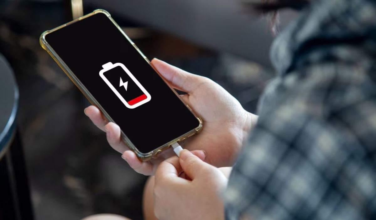 Pocos lo saben: por qué recomiendan sacarle la funda al celular mientras lo estás cargando Pocos lo saben: por qué recomiendan sacarle la funda al celular mientras lo estás cargando