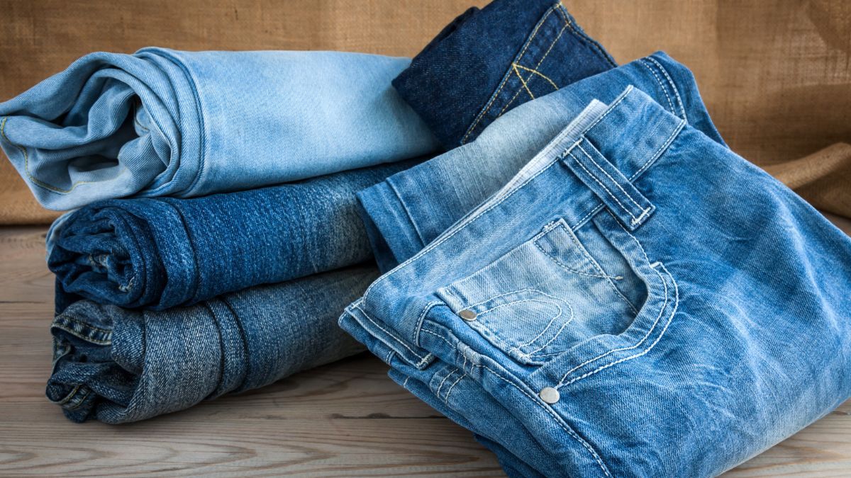 El truco casero para limpiar tus jeans sin que se destiñan con solo 1 ingrediente