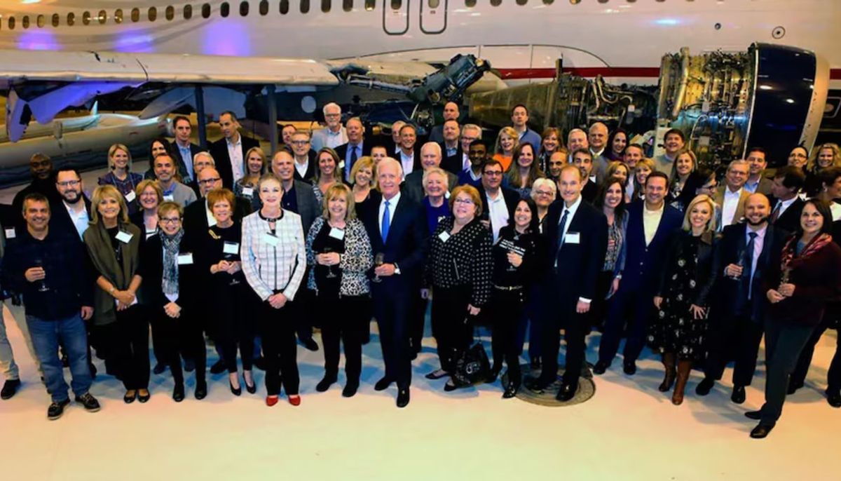 En 2019, la tripulación del vuelo 1549 y la mayoría de los pasajeros se reencontraron en el Carolinas Aviation Museum, donde permanece el Airbus A320 que protagonizó el histórico amerizaje. En 2019, la tripulación del vuelo 1549 y la mayoría de los pasajeros se reencontraron en el Carolinas Aviation Museum, donde permanece el Airbus A320 que protagonizó el histórico amerizaje.