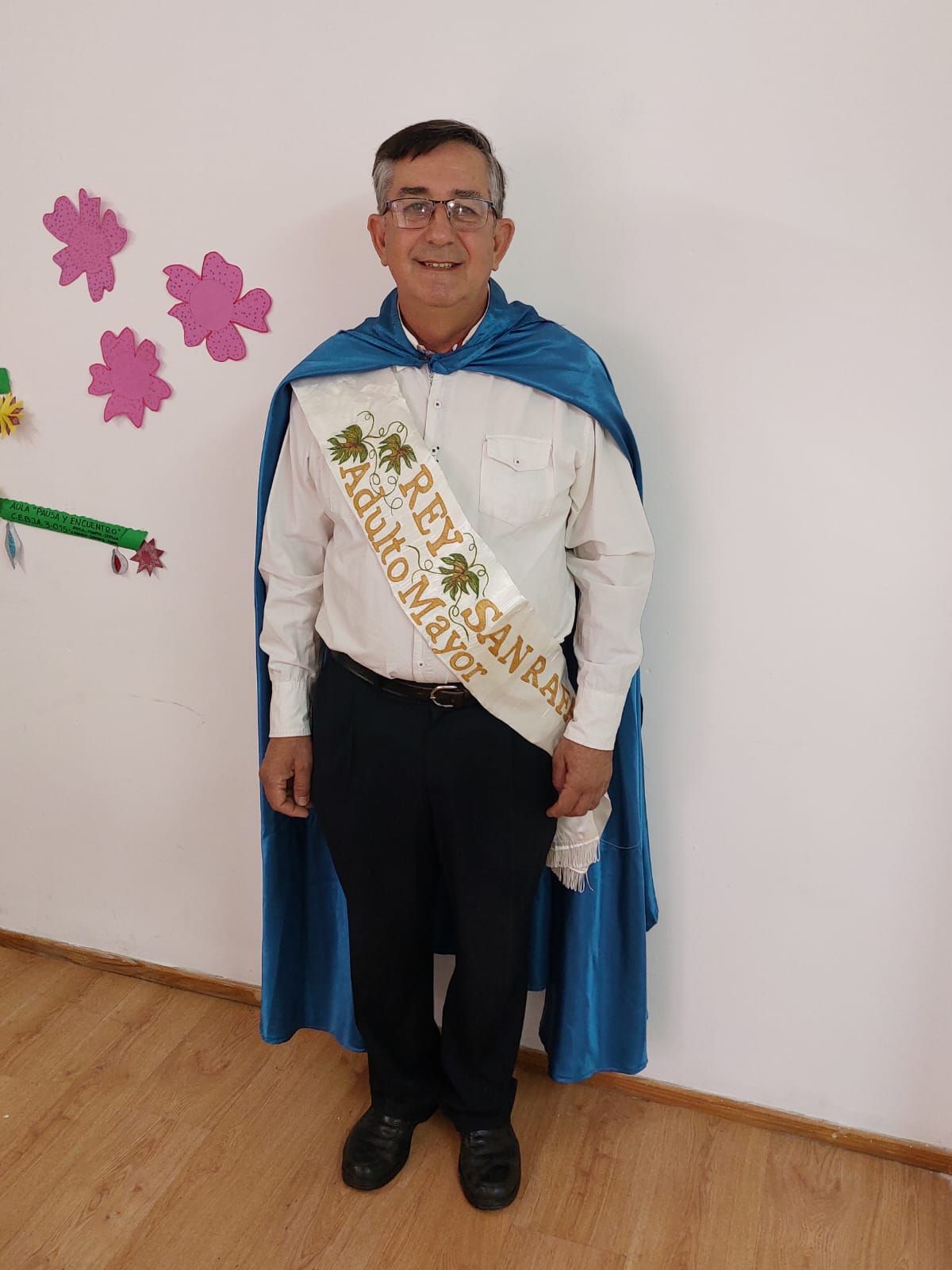 Miguel Ángel Luchessi, rey del Adulto Mayor en San Rafael animó a otras personas de su edad a hacer actividades y a disfrutar en esta etapa de la vida. Miguel Ángel Luchessi, rey del Adulto Mayor en San Rafael animó a otras personas de su edad a hacer actividades y a disfrutar en esta etapa de la vida.