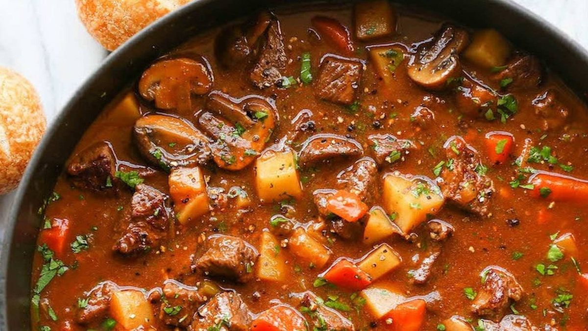 Puedes agregarle otros ingredientes a este estofado según tu gusto. Puedes agregarle otros ingredientes a este estofado según tu gusto.