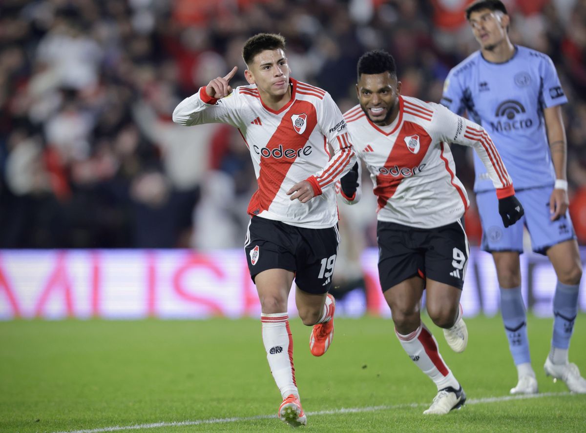 El Diablito Echeverri abrió el camino de la victoria de River.