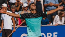 Francisco Cerúndolo venció a Sebastián Báez y celebró su primer título ATP de su carrera.