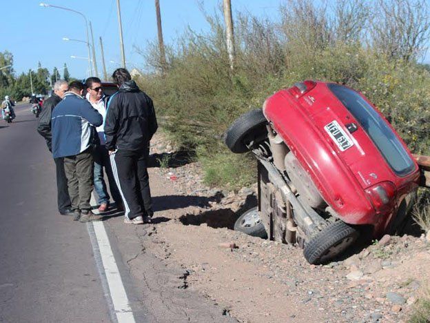 Se accidentó con su coche en ruta Panamericana y se salvó de milagro