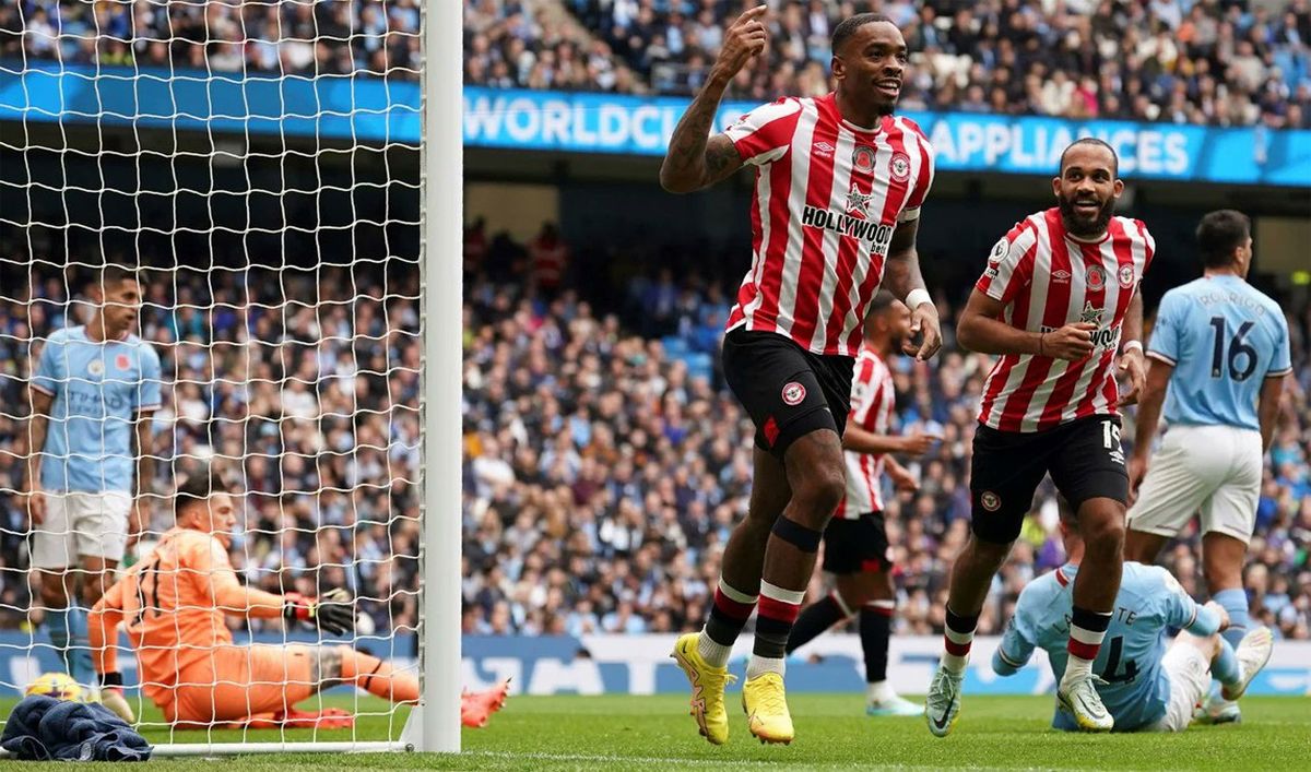 En la previa del Mundial Qatar 2022, el Manchester City, con Julián Álvarez sobre el final, cayó ante el Brentford.