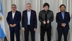 La movida de varios gobernadores peronistas (aquí Jalil, Jaldo y Sáenz) respecto de Milei, con quien no dudan negociar cuando cuadra, confirma que se diluye la centralidad política de Cristina Kirchner.
