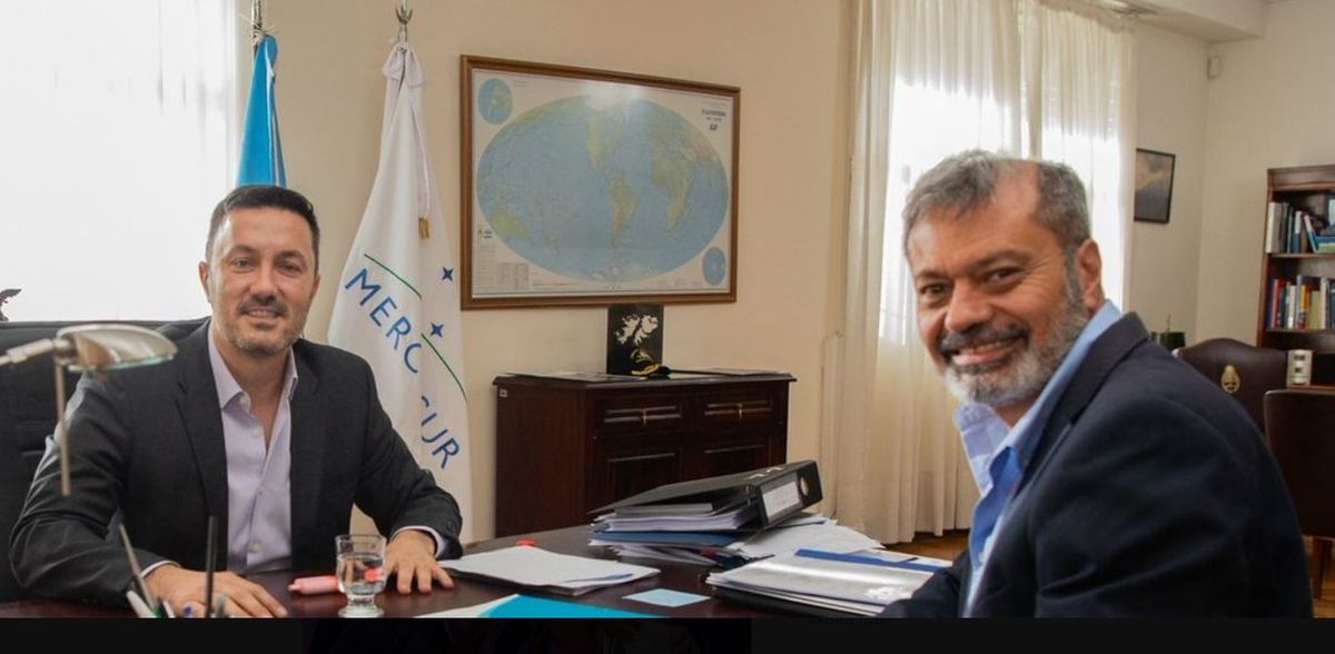 Mendocinos: el ministro de Defensa, Luis Petri, y el titular de la obra social de las fuerzas armadas, Oscar Sagás.