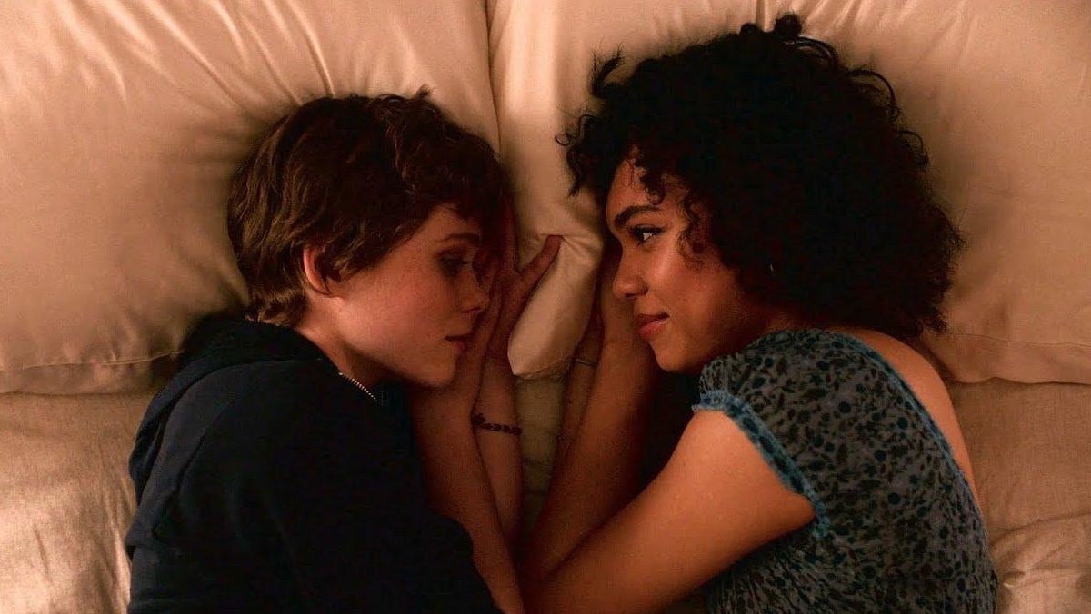 Sophia Lillis y Sofía Bryant protagonizan la miniserie Esta mierda me supera.