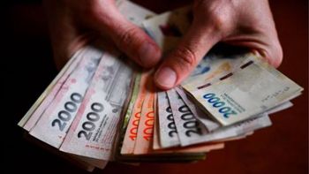 Los salarios privados registrados pierden frente a la inflación