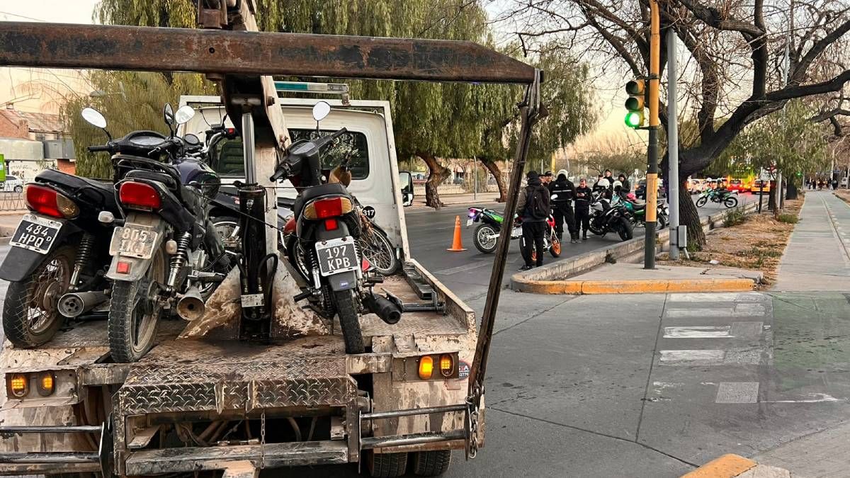 Sólo en un operativo de calle Buenos Aires y Costanera se retuvieron 15 motos.
