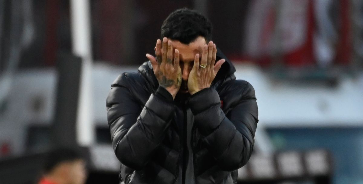 Tevez y su equipo recibieron el descontento de los hinchas.