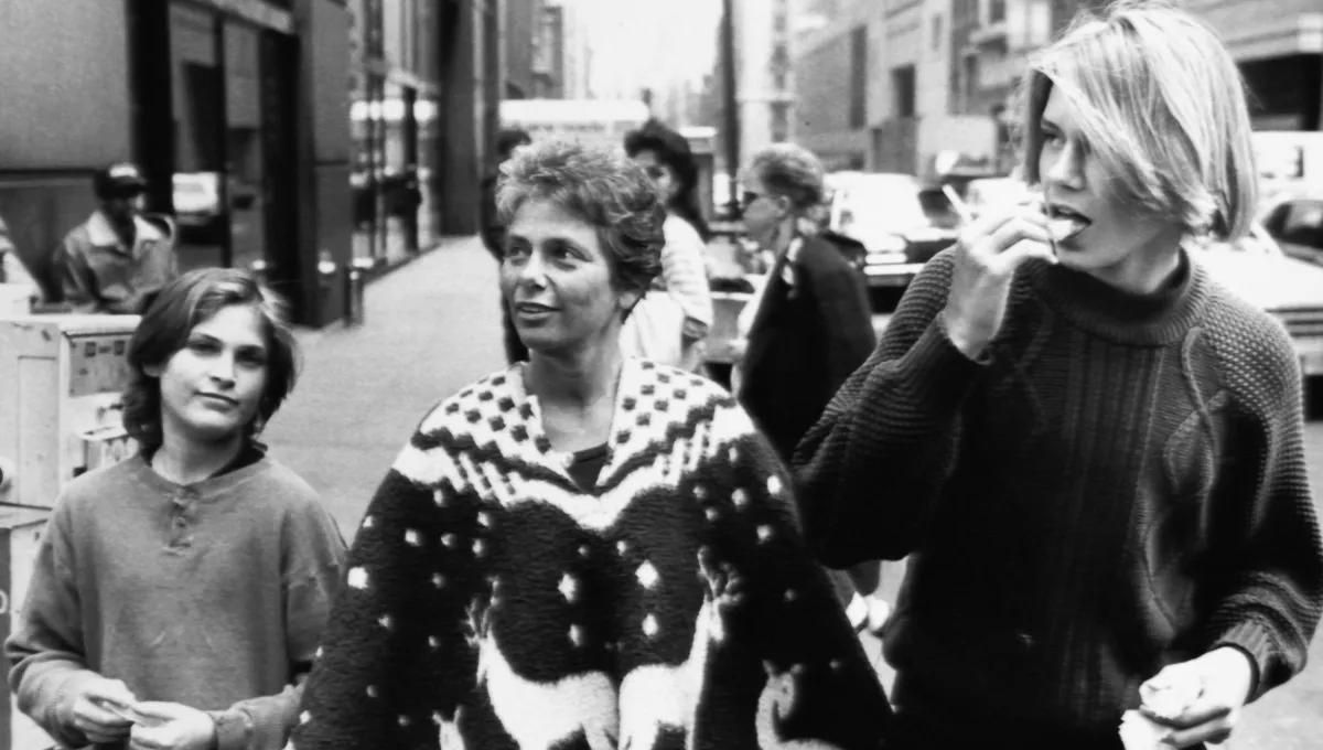 Joaquin Phoenix junto a su hermano River y su madre. Joaquin Phoenix junto a su hermano River y su madre. 