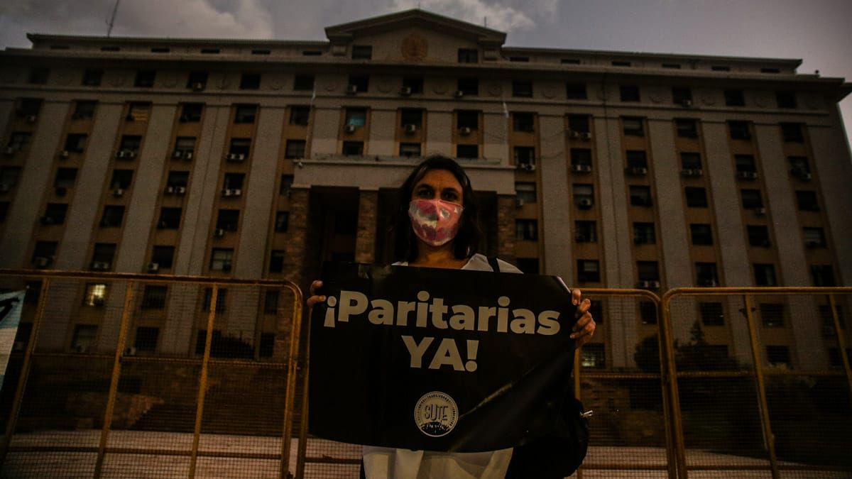La consigna principal del sindicato docente mendocino es la recomposición salarial y la apertura de las paritarias.