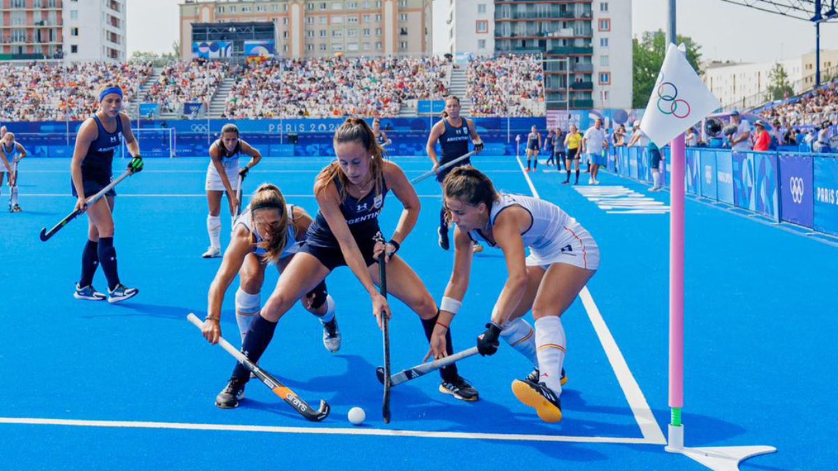 La selección de España, fiel a su estilo aguerrido, le dio dura batalla a Las Leonas en su tercer partido en los Juegos Olímpicos 2024. La selección de España, fiel a su estilo aguerrido, le dio dura batalla a Las Leonas en su tercer partido en los Juegos Olímpicos 2024.