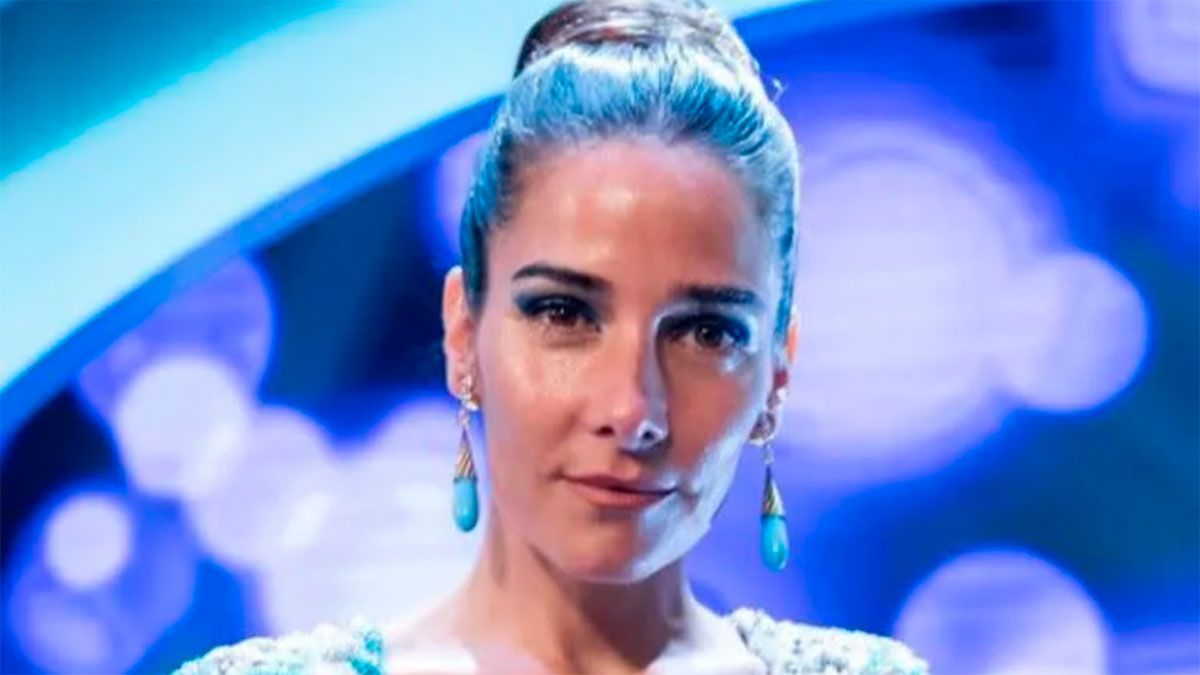 Juana Viale y un vestido con transparencias para el infarto