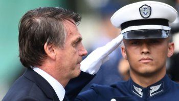 Bolsonaro facilita la compra de hasta cuatro armas para uso personal