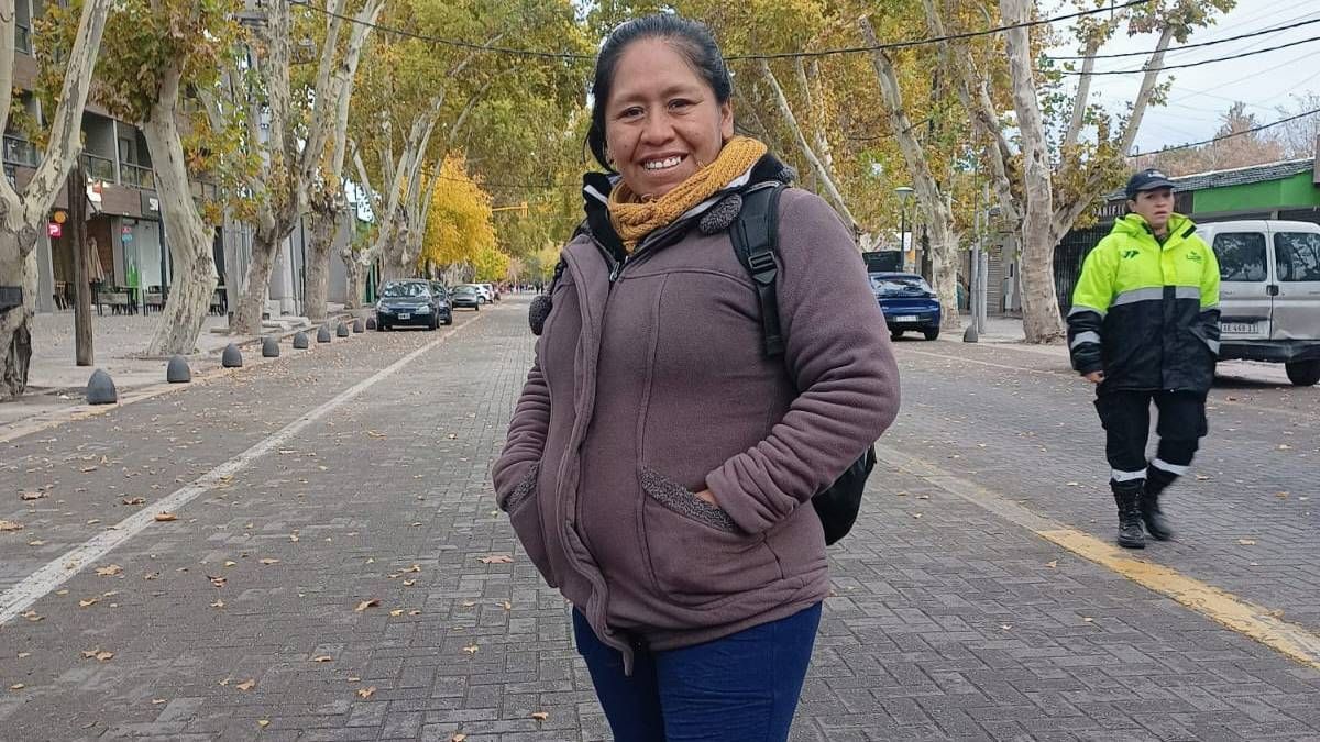 Dolorida por un golpe que se dio mientras cosechaba en Ugarteche, sin dinero y con lluvia. El Vía Crucis pudo más. Dolorida por un golpe que se dio mientras cosechaba en Ugarteche, sin dinero y con lluvia. El Vía Crucis pudo más.