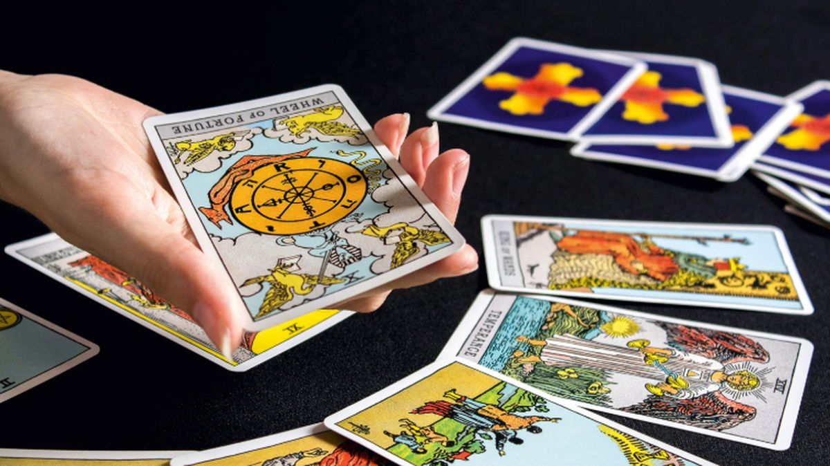 TAROT: descubre sus predicciones para hoy sábado 19 de abril de 2025