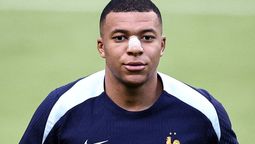 Mbappé se mostró con una cobertura en su nariz en el entrenamiento de la Selección de Francia.&nbsp;