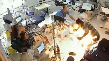 Un hombre quemó a pacientes dentro de una sala de diálisis