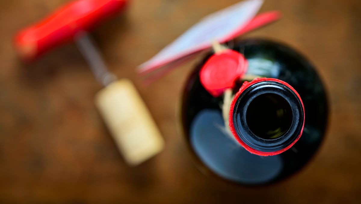 Cada variedad de vino tiene una oxidación diferente y un tiempo de conservación específico. Cada variedad de vino tiene una oxidación diferente y un tiempo de conservación específico.