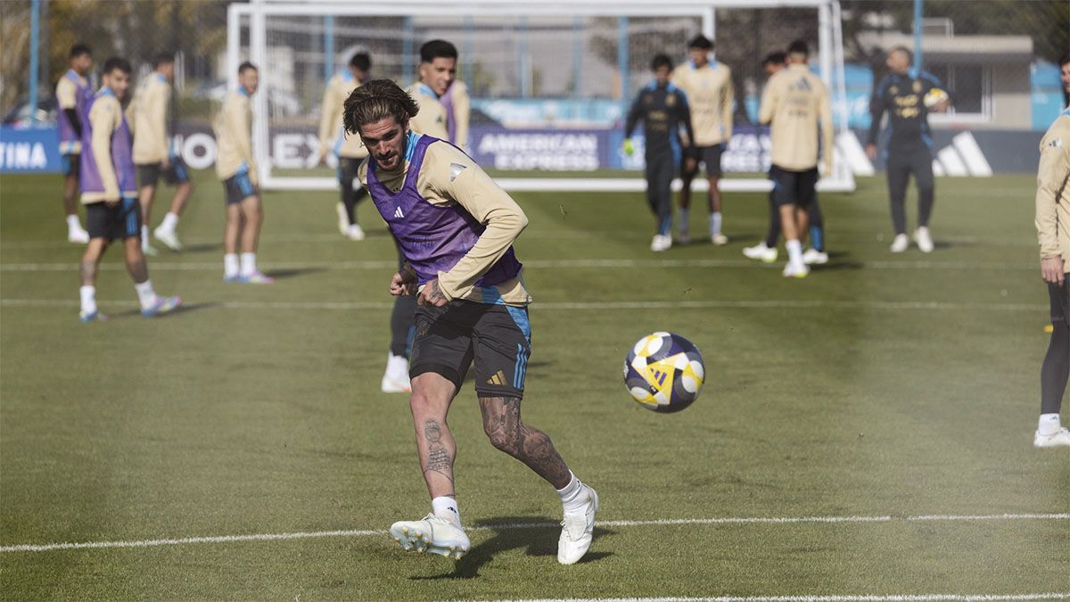 Rpdrigo De Paul será titular en la Selección argentina ante Chile.