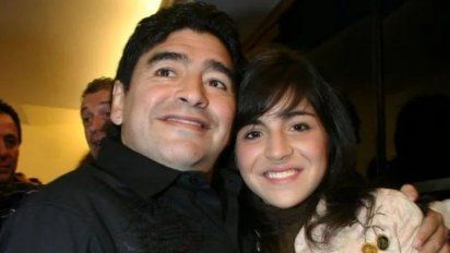 Con los tapones de punta salió Gianinna Maradona, hija del astro del fútbol Diego Maradona, diciendo que irá por todos los involucrados en la muerte del Diez.