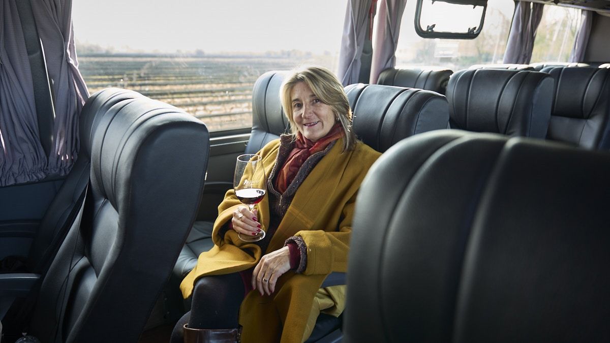 Claudia Yanzon es sanjuanina, vino a Mendoza a estudiar Licenciatura en Turismo y aquí se radicó para desarrollar su exitosa carrera. Claudia Yanzon es sanjuanina, vino a Mendoza a estudiar Licenciatura en Turismo y aquí se radicó para desarrollar su exitosa carrera.