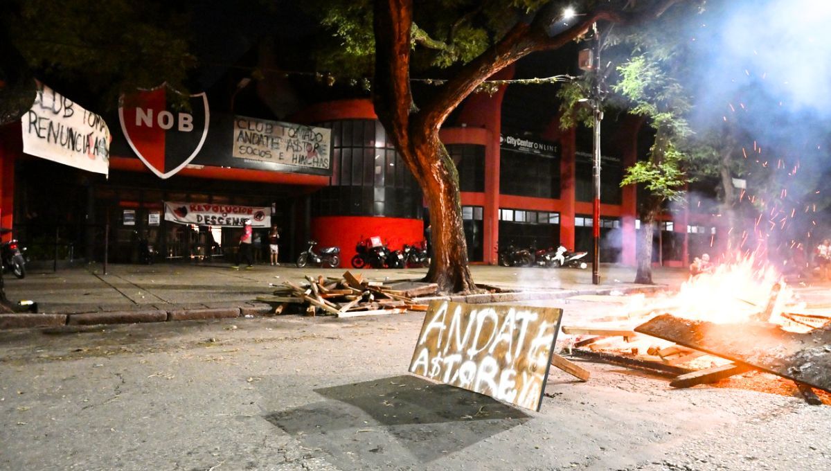 Ignacio Astore podría adelantar las elecciones para mediados de este año