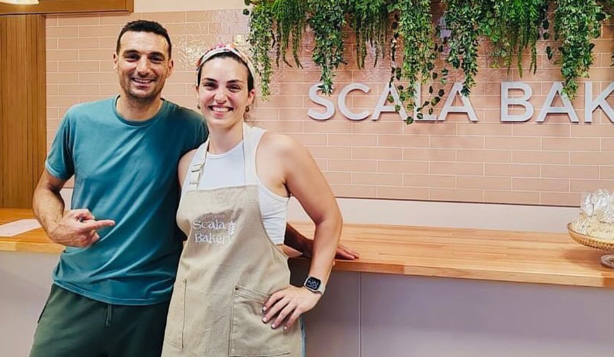Scaloni en Pujato, en la panadería de su hermana