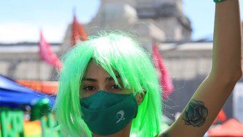 Aborto legal: Amnistía Internacional entregó al Senado 250.000 firmas a favor
