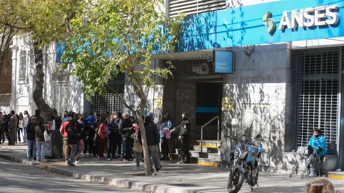 ANSES: cuándo es el próximo aumento para AUH
