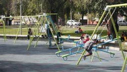 El intendente Suarez dijo que estará prohibido fumar en parques