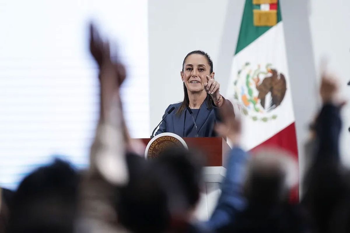 La presidenta de México, Claudia Sheinbaum, habla durante una rueda de prensa este jueves, en el Palacio Nacional, en Ciudad de México (México). Crédito: EFE/ Isaac Esquivel. La presidenta de México, Claudia Sheinbaum, habla durante una rueda de prensa este jueves, en el Palacio Nacional, en Ciudad de México (México). Crédito: EFE/ Isaac Esquivel.
