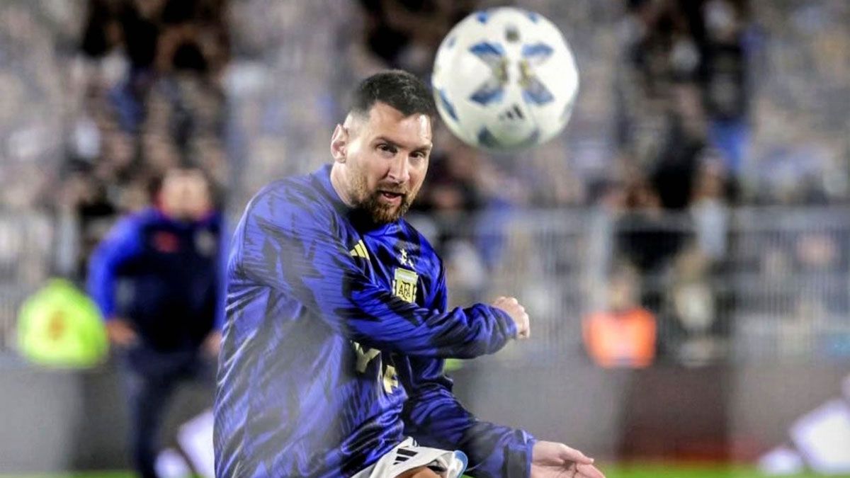 Lionel Messi estará en duda para el partido de este martes entre la Selección argentina y Bolivia.