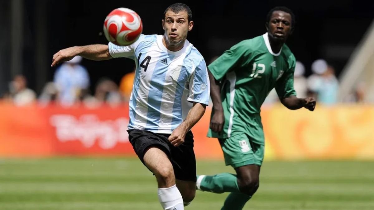 Javier Mascherano es uno de los pocos deportistas argentinos en ostentar dos medallas doradas, tras consagrarse con la Selección argentina en Atenas 2004 y Beijing 2008. Javier Mascherano es uno de los pocos deportistas argentinos en ostentar dos medallas doradas, tras consagrarse con la Selección argentina en Atenas 2004 y Beijing 2008.