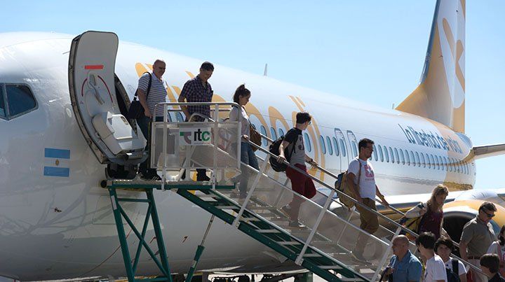 El Gobierno nacional eliminó los precios mínimos para los pasajes en avión