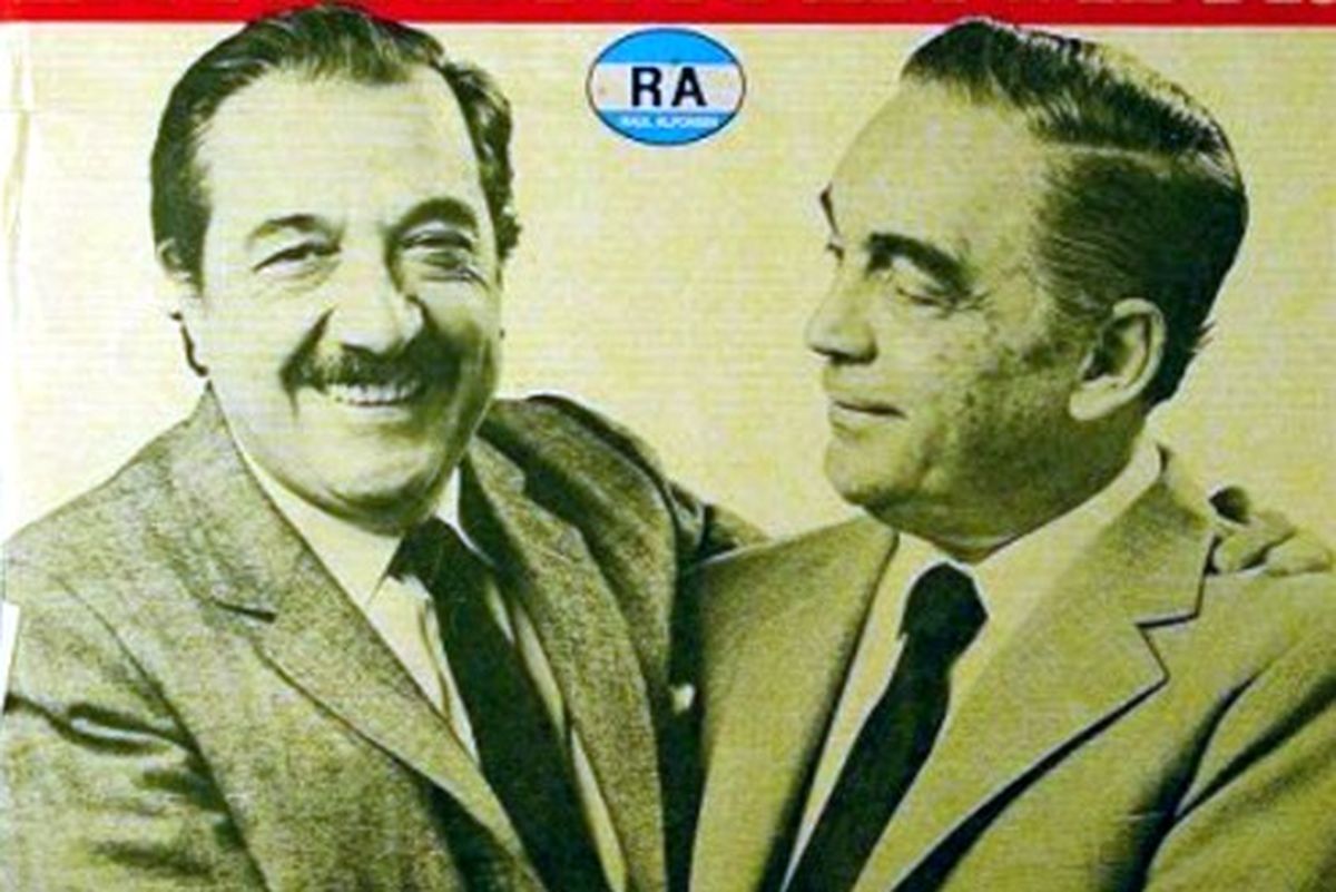 Raúl Alfonsín tuvo en Víctor Martínez al único "vicepresidente leal", desde el retorno de la democracia. Raúl Alfonsín tuvo en Víctor Martínez al único "vicepresidente leal", desde el retorno de la democracia.