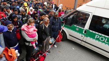 Merkel no esperaba un aluvión de refugiados inmediato