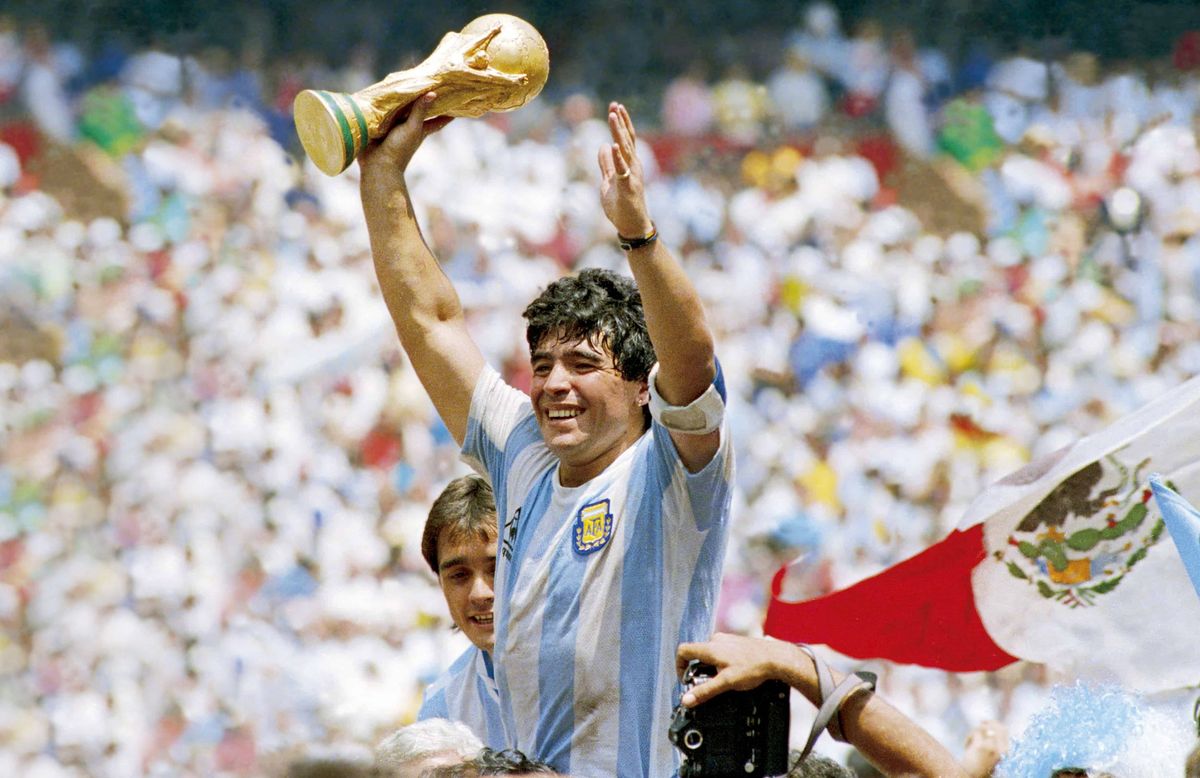 Maradona fue el capitán de la selección campeona del mundo en 1986. Maradona fue el capitán de la selección campeona del mundo en 1986. 