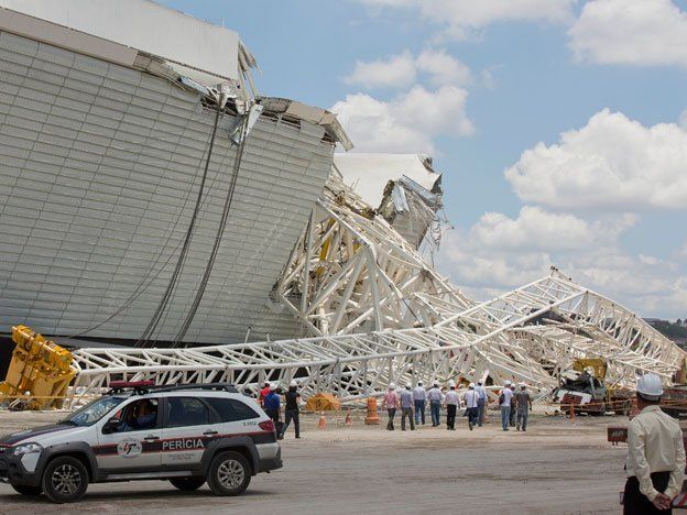 El video: un arquitecto filmó el derrumbe del Arena Corinthians