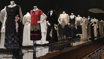 Más de 4.000 vestidos a la venta en la Ópera de Ámsterdam