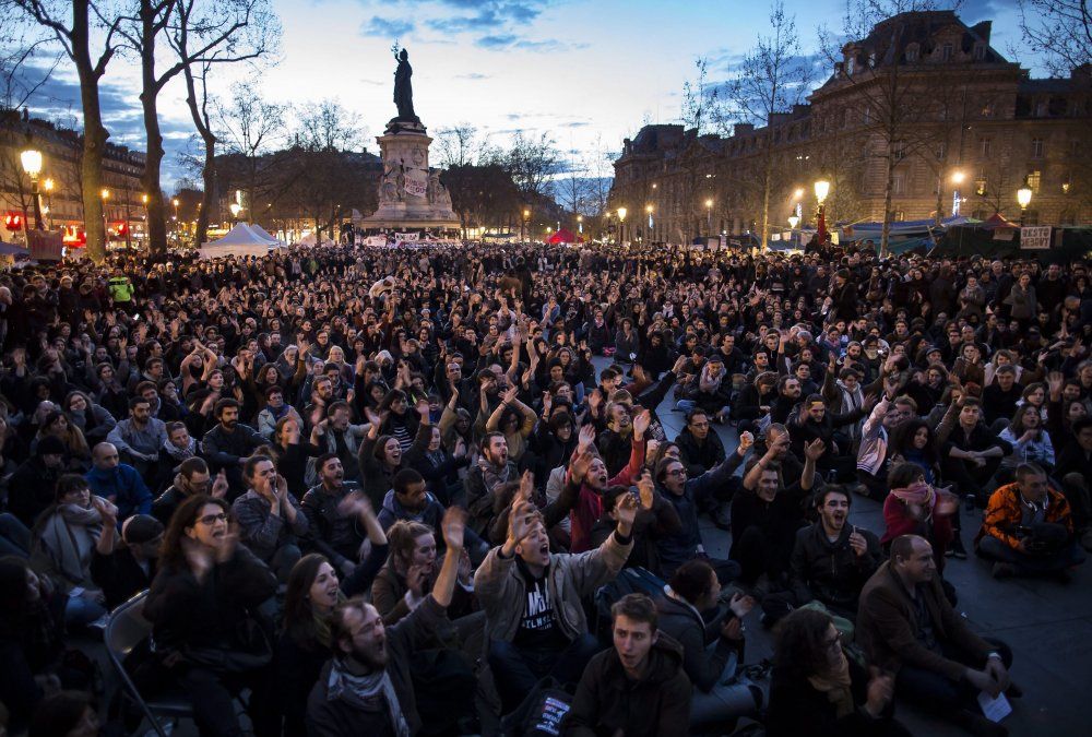Desalojan a los indignados que acampaban en la céntrica plaza de la República de París