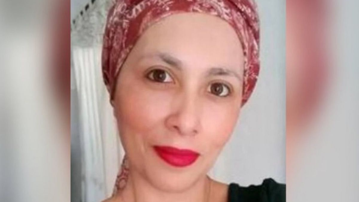 Una cirugía urgente. Padece cáncer de mama y rifa una moto para poder operarse