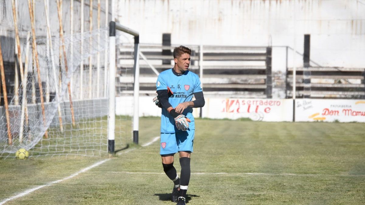 El arquero de San Martín Pablo Bangardino es una de la figuras del equipo.