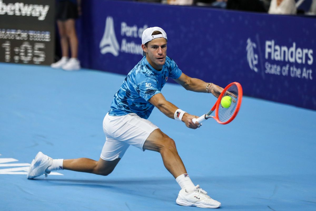 Diego Schwartzman no pudo avanzar en París y finalizó el 2021