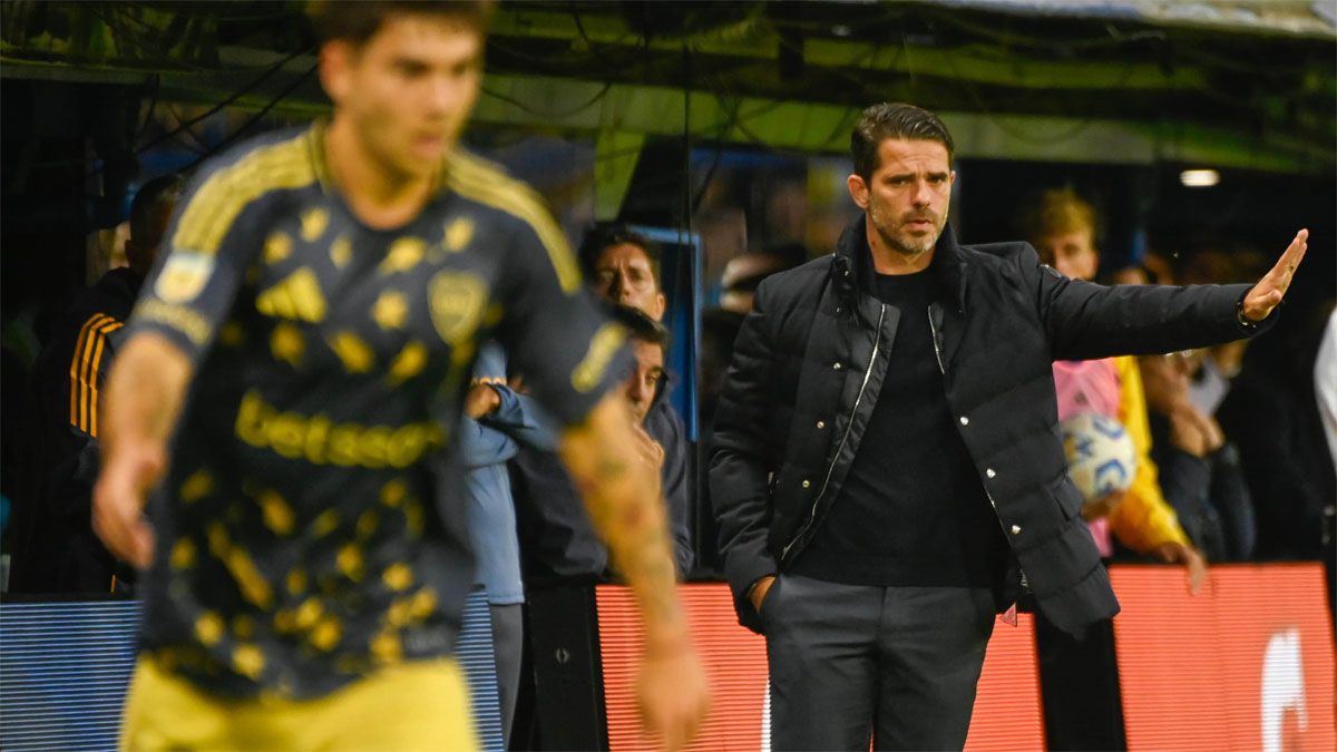El DT de Boca Fernando Gago.