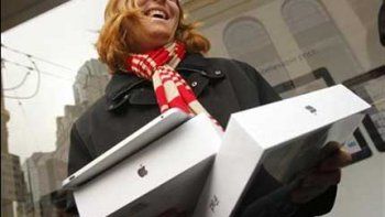iPad debutó con 300 mil unidades vendidas