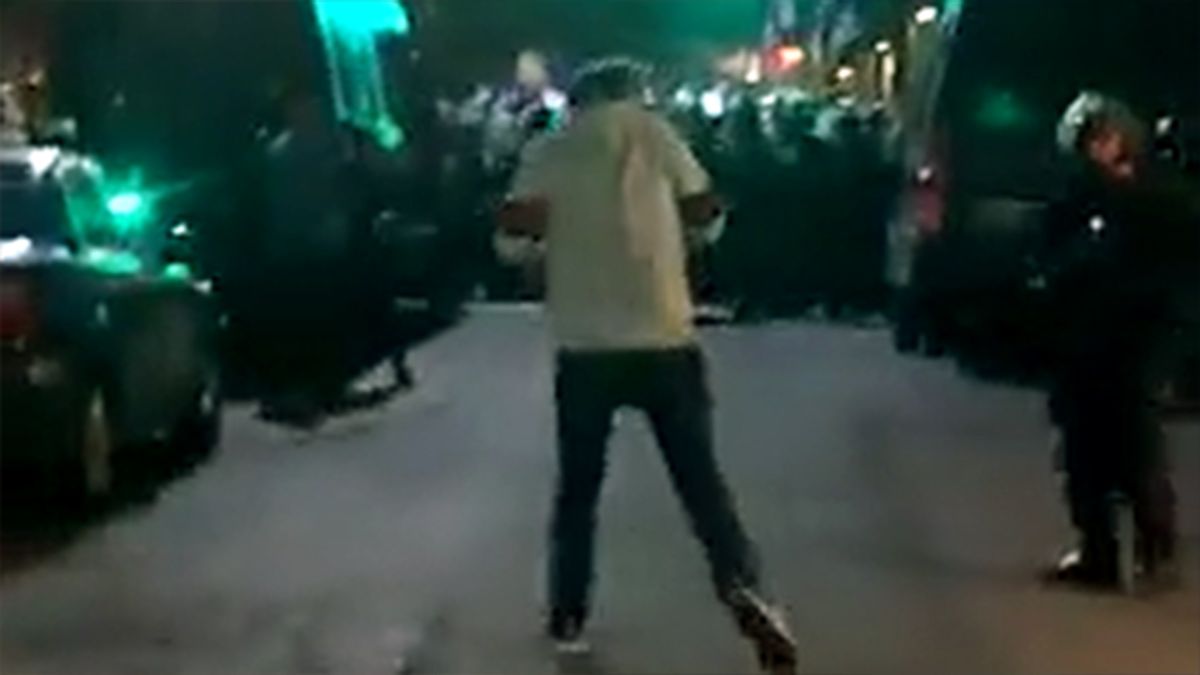 Enfrentamientos y represión frenta a la casa de Cristina Kirchner.